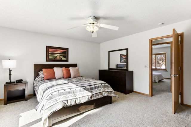 2290 Hillwood Drive E, Maplewood, MN 55119