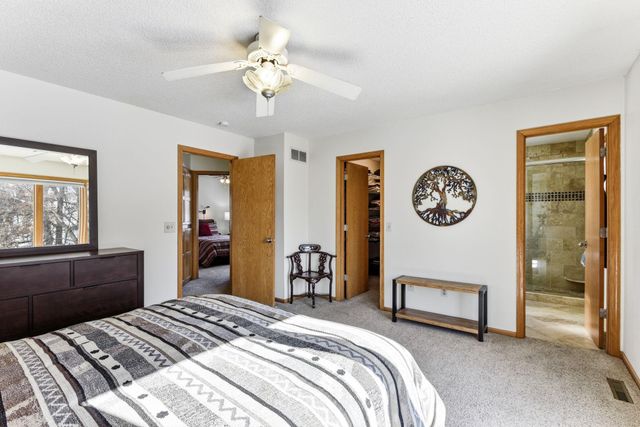 2290 Hillwood Drive E, Maplewood, MN 55119