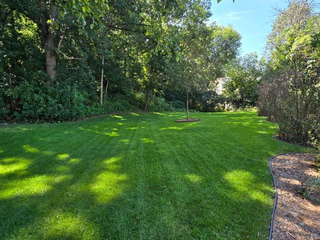 2290 Hillwood Drive E, Maplewood, MN 55119