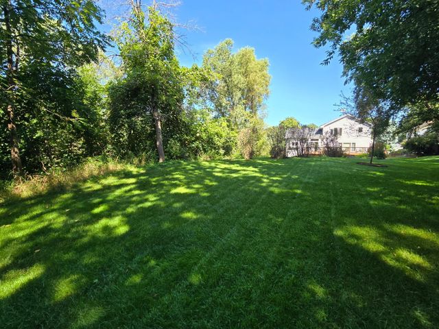 2290 Hillwood Drive E, Maplewood, MN 55119