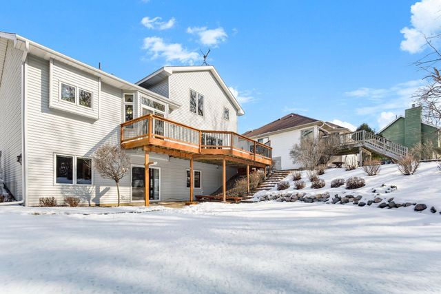 2290 Hillwood Drive E, Maplewood, MN 55119