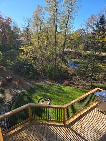 2290 Hillwood Drive E, Maplewood, MN 55119