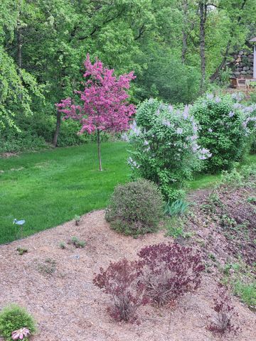 2290 Hillwood Drive E, Maplewood, MN 55119