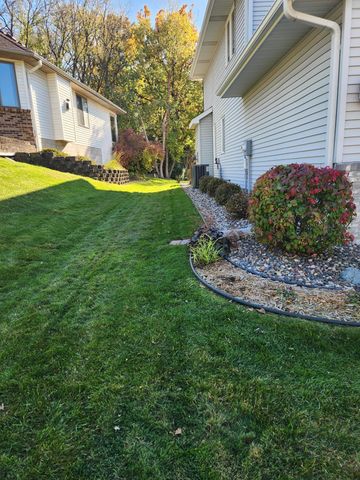 2290 Hillwood Drive E, Maplewood, MN 55119