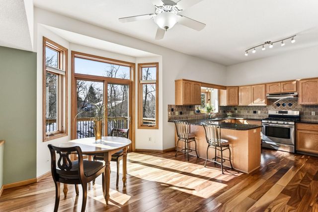 2290 Hillwood Drive E, Maplewood, MN 55119