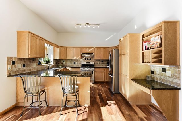 2290 Hillwood Drive E, Maplewood, MN 55119