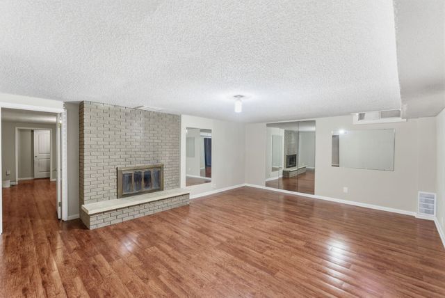 202 W Virginia Rd, Andover, KS 67002