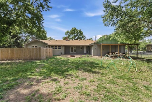 202 W Virginia Rd, Andover, KS 67002