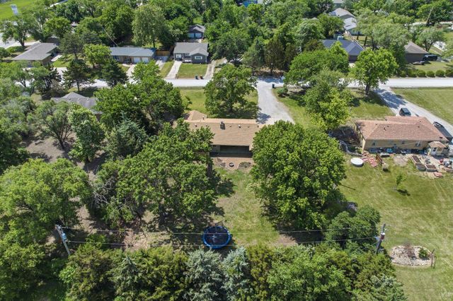 202 W Virginia Rd, Andover, KS 67002