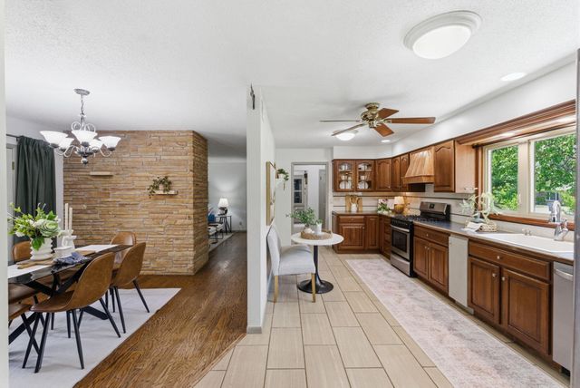 202 W Virginia Rd, Andover, KS 67002