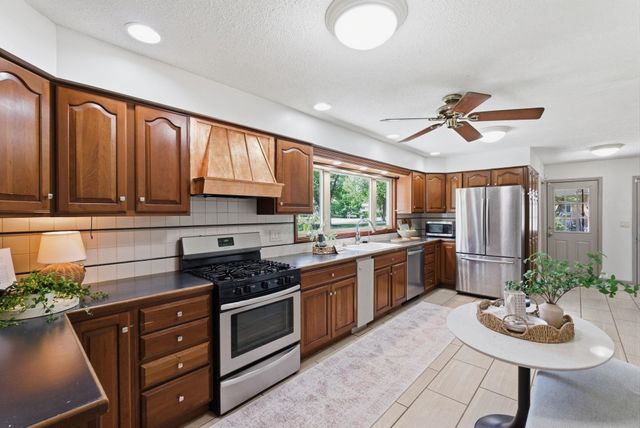 202 W Virginia Rd, Andover, KS 67002