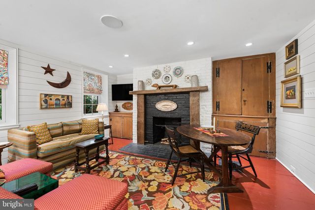 12 W HAMILTON ST, Baltimore, MD 21201