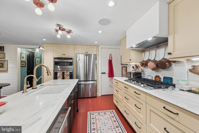 12 W HAMILTON ST, Baltimore, MD 21201