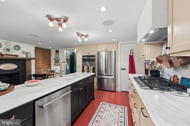 12 W HAMILTON ST, Baltimore, MD 21201