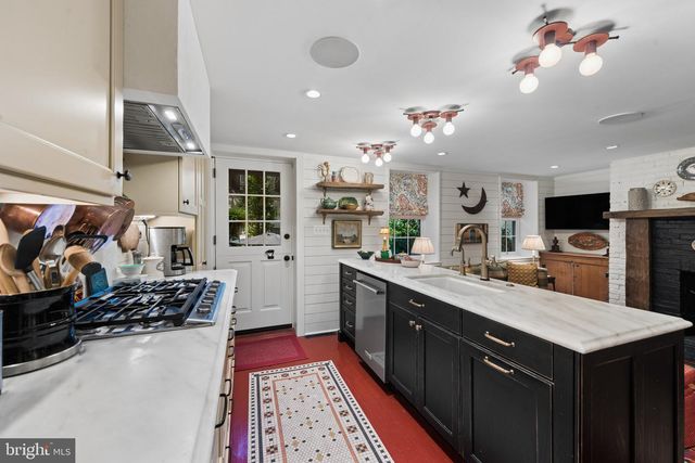 12 W HAMILTON ST, Baltimore, MD 21201