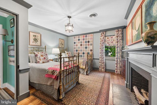 12 W HAMILTON ST, Baltimore, MD 21201
