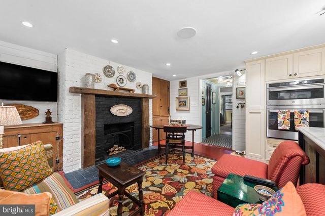12 W HAMILTON ST, Baltimore, MD 21201