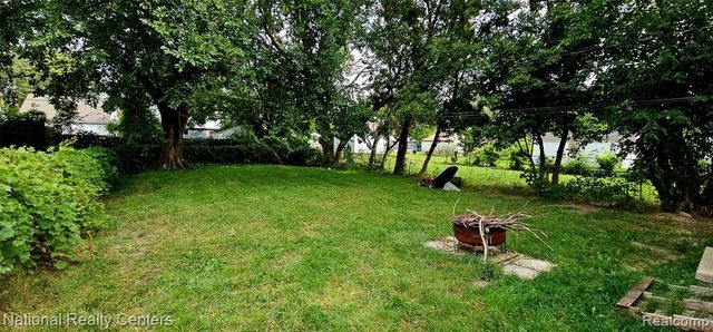 26150 Hanover Street, Dearborn Heights, MI 48125