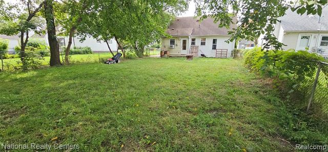 26150 Hanover Street, Dearborn Heights, MI 48125