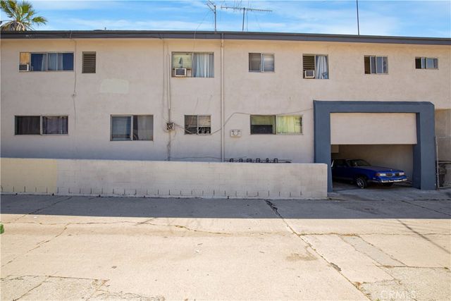 1117 S Spaulding, Los Angeles, CA 90019