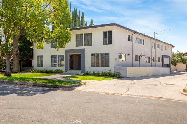 1117 S Spaulding, Los Angeles, CA 90019