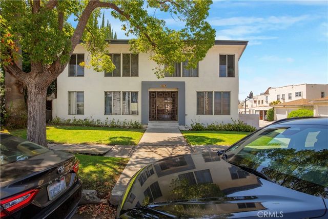 1117 S Spaulding, Los Angeles, CA 90019