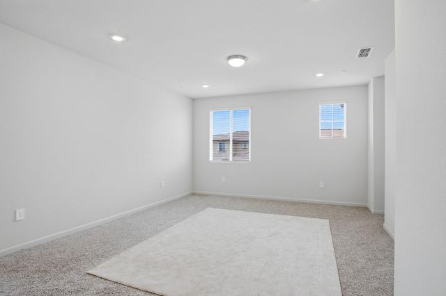 2937 Newhalen St, Manteca, CA 95337