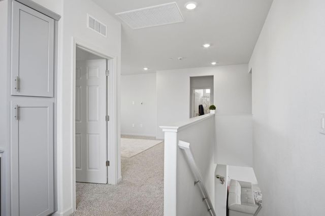 2937 Newhalen St, Manteca, CA 95337