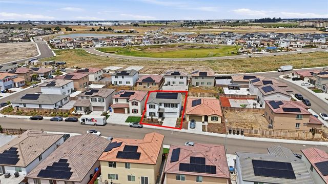 2937 Newhalen St, Manteca, CA 95337