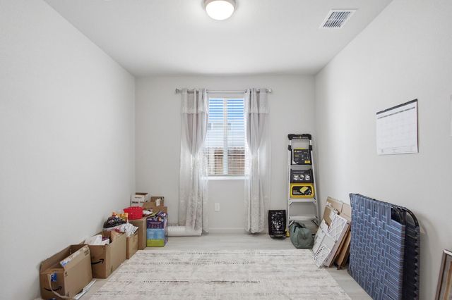 2937 Newhalen St, Manteca, CA 95337