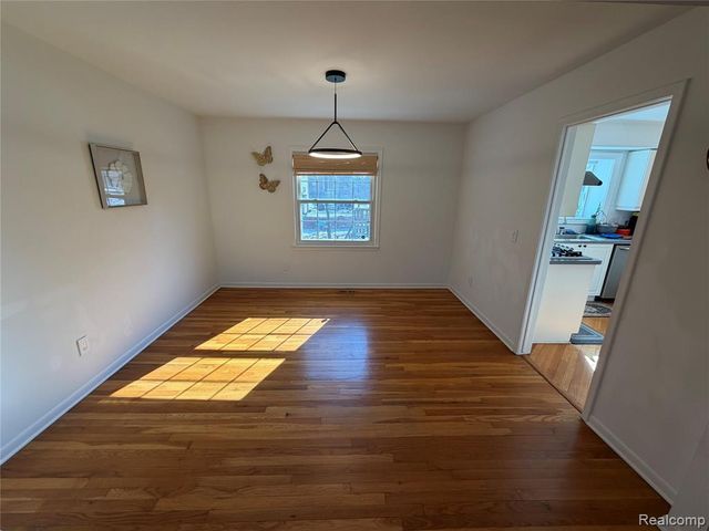 4205 Pinehurst Drive, West Bloomfield, MI 48322