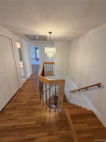 4205 Pinehurst Drive, West Bloomfield, MI 48322