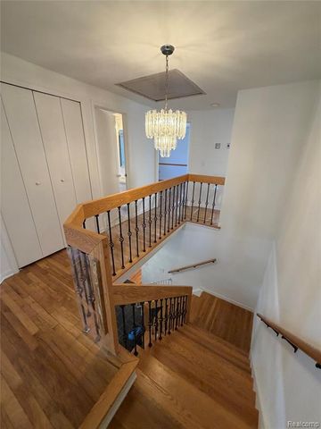 4205 Pinehurst Drive, West Bloomfield, MI 48322