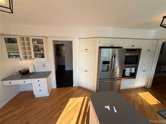 4205 Pinehurst Drive, West Bloomfield, MI 48322