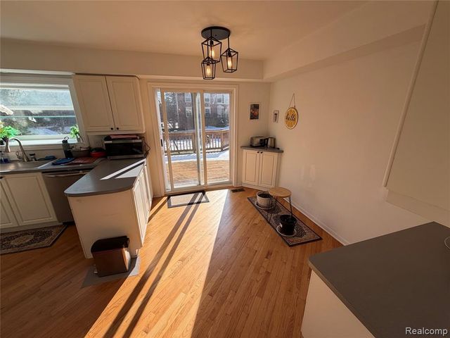 4205 Pinehurst Drive, West Bloomfield, MI 48322