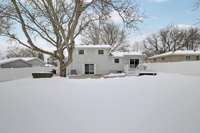 1339 16th Street W, Hastings, MN 55033