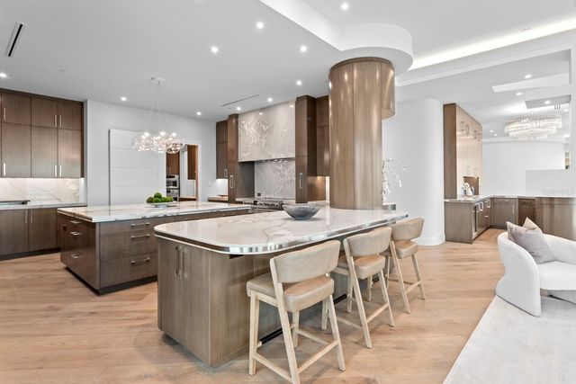 555 5TH AVENUE NE PH1, St Petersburg, FL 33701