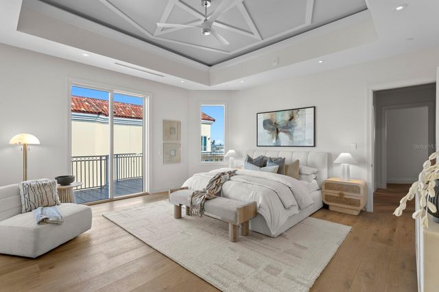 555 5TH AVENUE NE PH1, St Petersburg, FL 33701