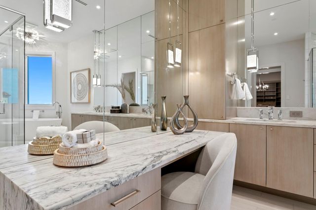 555 5TH AVENUE NE PH1, St Petersburg, FL 33701