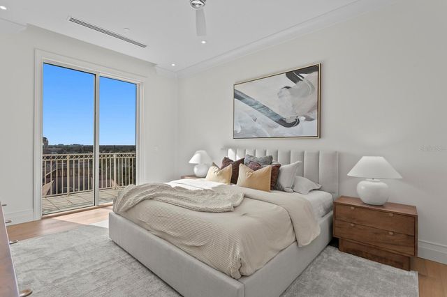 555 5TH AVENUE NE PH1, St Petersburg, FL 33701