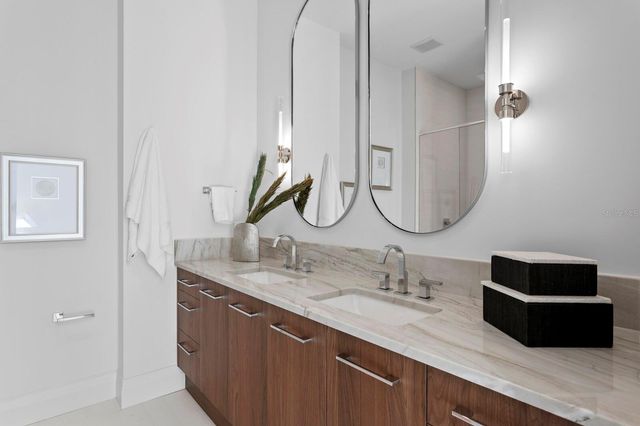 555 5TH AVENUE NE PH1, St Petersburg, FL 33701