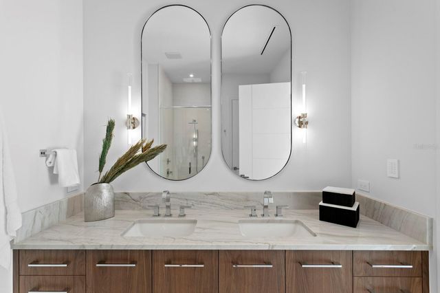 555 5TH AVENUE NE PH1, St Petersburg, FL 33701