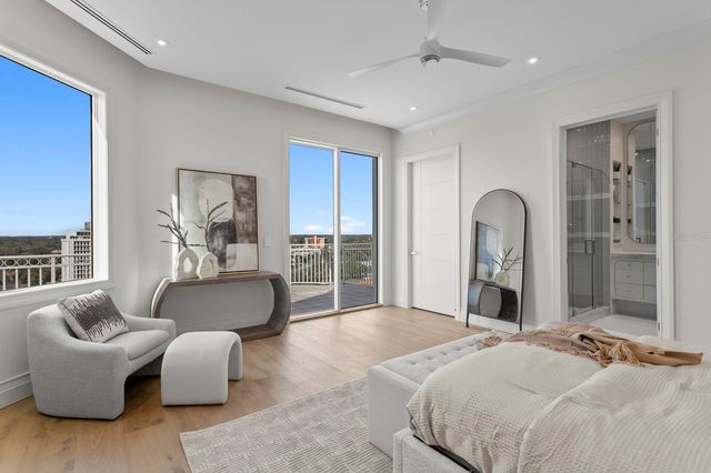 555 5TH AVENUE NE PH1, St Petersburg, FL 33701