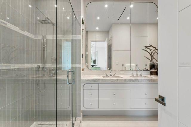 555 5TH AVENUE NE PH1, St Petersburg, FL 33701