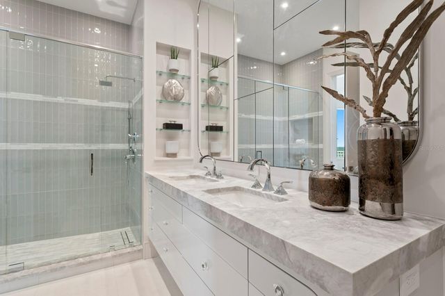 555 5TH AVENUE NE PH1, St Petersburg, FL 33701