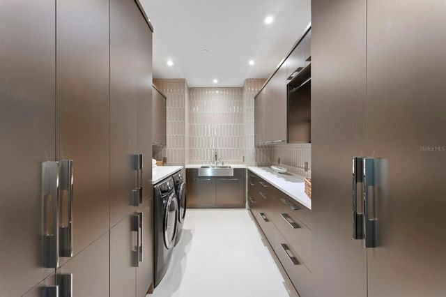 555 5TH AVENUE NE PH1, St Petersburg, FL 33701