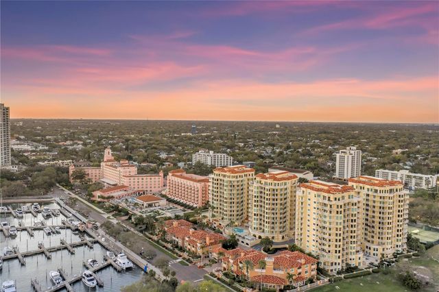 555 5TH AVENUE NE PH1, St Petersburg, FL 33701