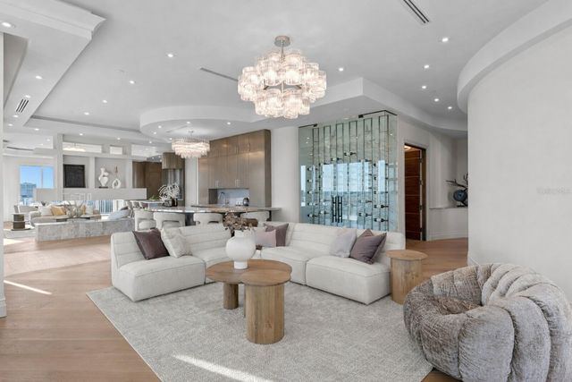 555 5TH AVENUE NE PH1, St Petersburg, FL 33701