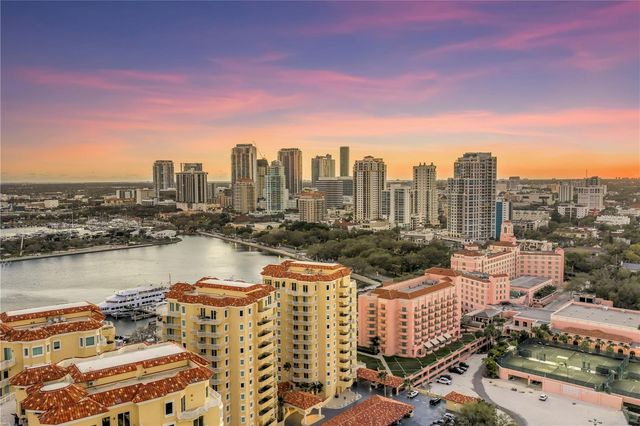 555 5TH AVENUE NE PH1, St Petersburg, FL 33701