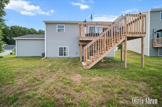 808 Hollyhock Drive, Greenville, MI 48838